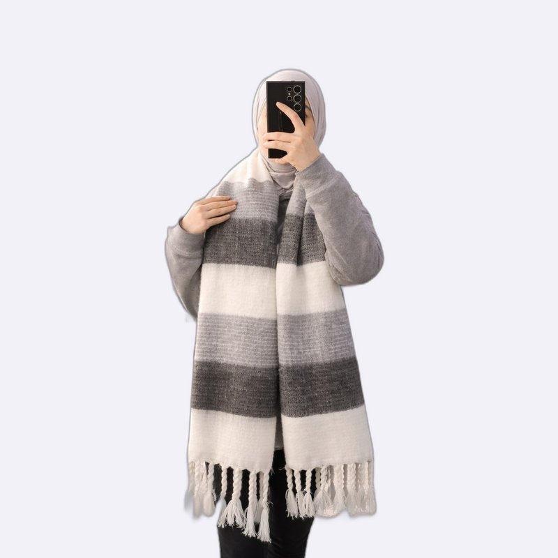 Striped Tassel Scarf 