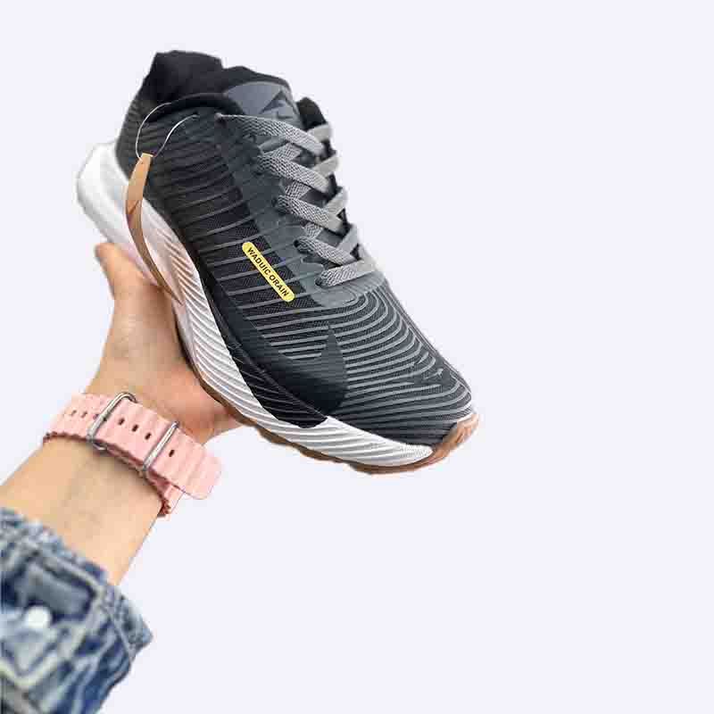 Nike Zoom Vomero Running Shoes