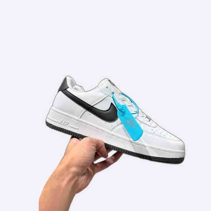 Nike Air Force 1 Sneakers