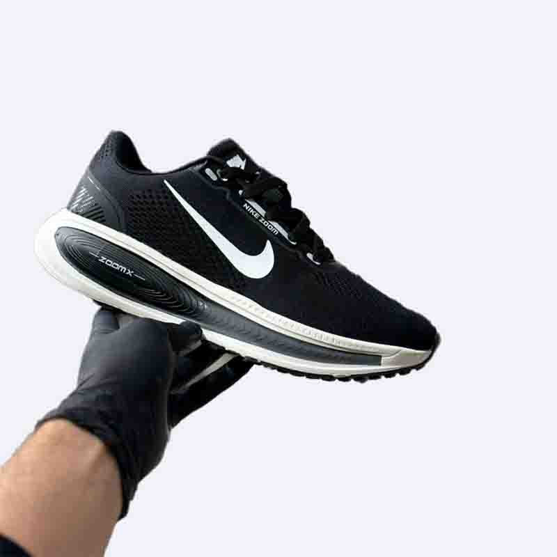 Nike ZoomX Running Shoe - Ultimate Comfort & Style