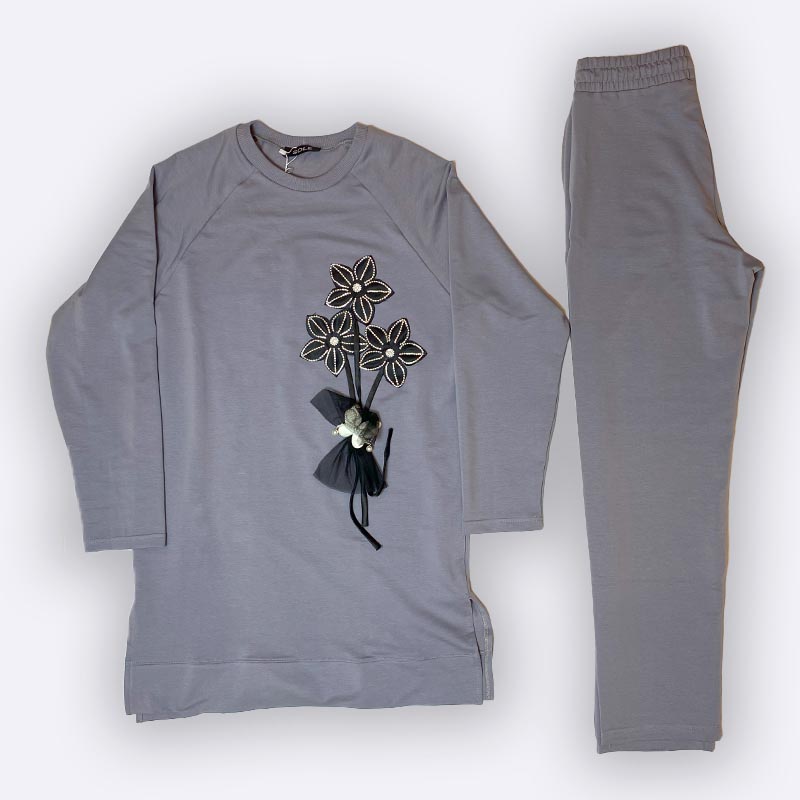 Women's Lounge Set with Decorative Floral Applique