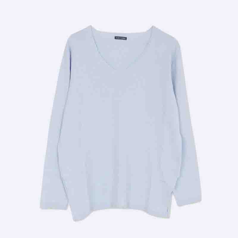 SOFT KNIT V-NECK SWEATER