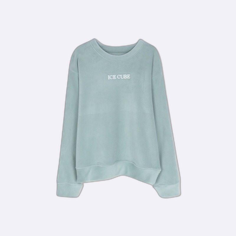 Women's sweater decorated with prints