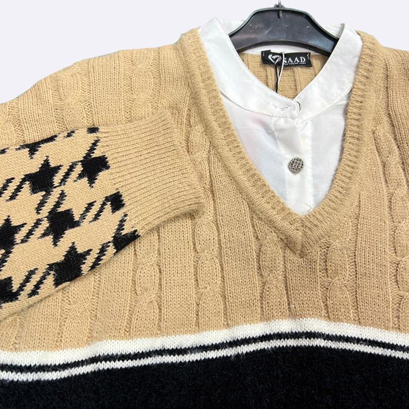 Houndstooth Knit Sweater with Detachable Collar