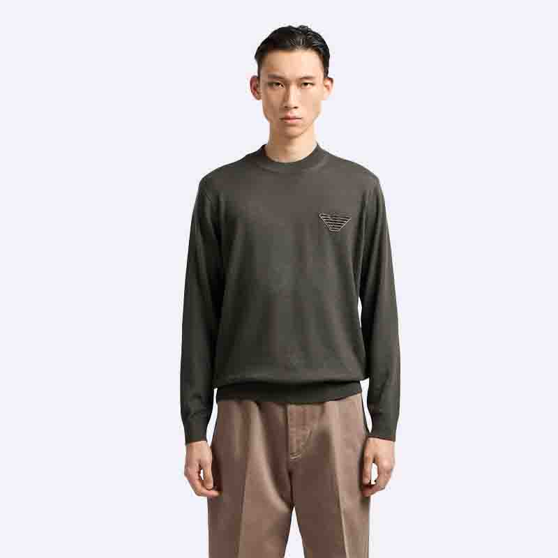 Men's luxury pullover with classic design