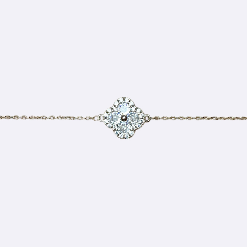 Full Pave Diamond Clover Chain Bracelet